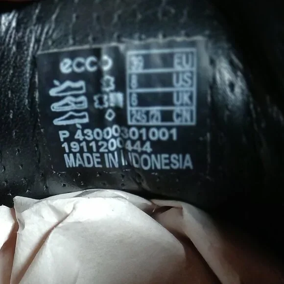 ECCO Soft Black Leather Sneakers Size EU39/US 8 EUC - Picture 12 of 16